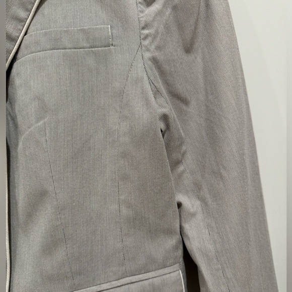 ✨Gap the Academy blazer✨ size 2P gray color. Academia preppy old money D - Picture 5 of 7